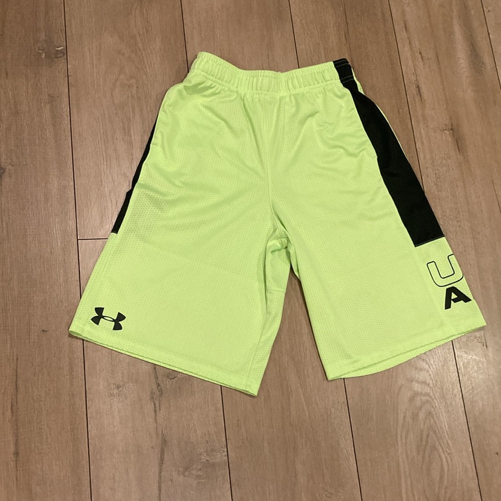 Men’s Under Armor Neon Training Shorts Size YLG